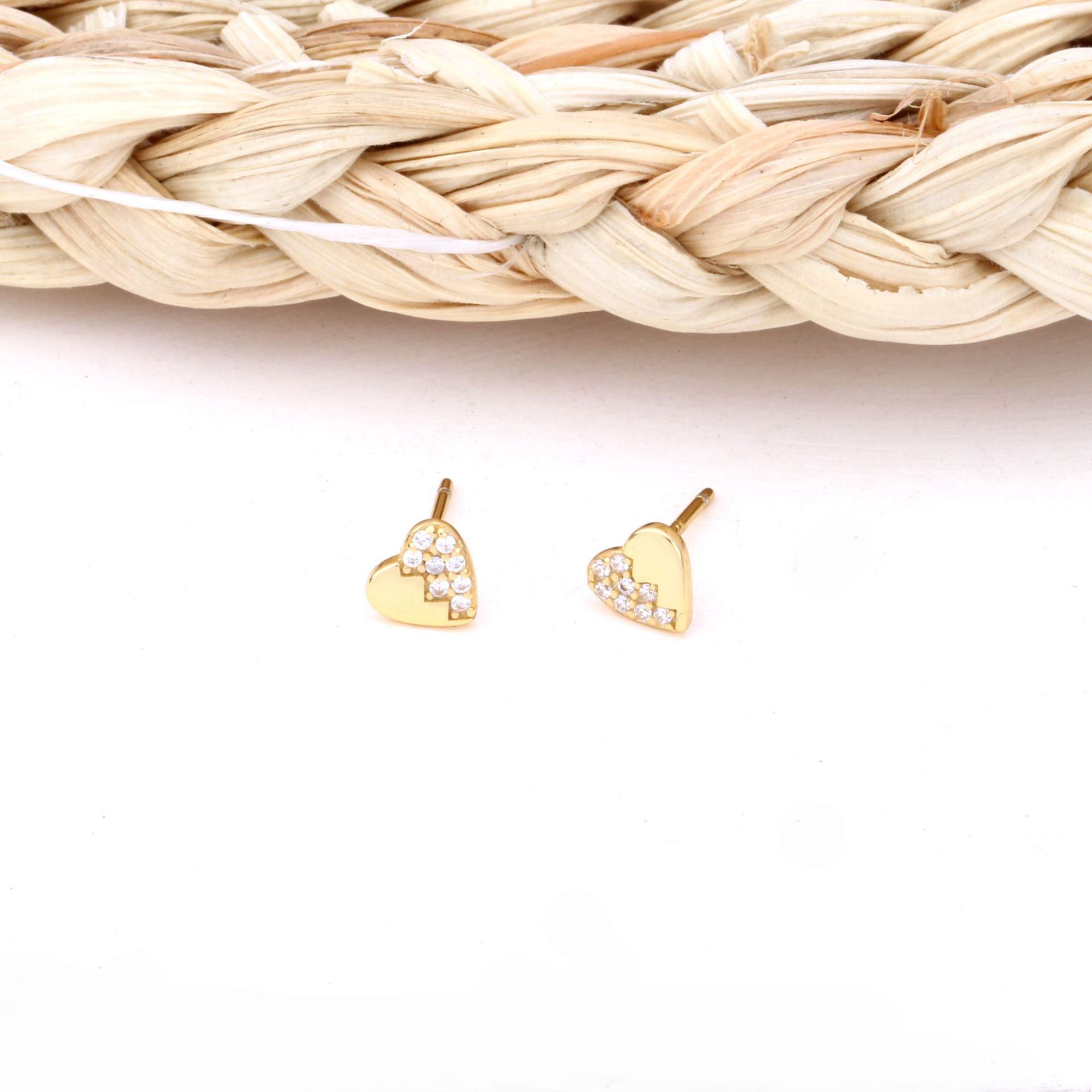 1 Pair Simple Style Heart Shape Inlay Sterling Silver Zircon Ear Studs display picture 9