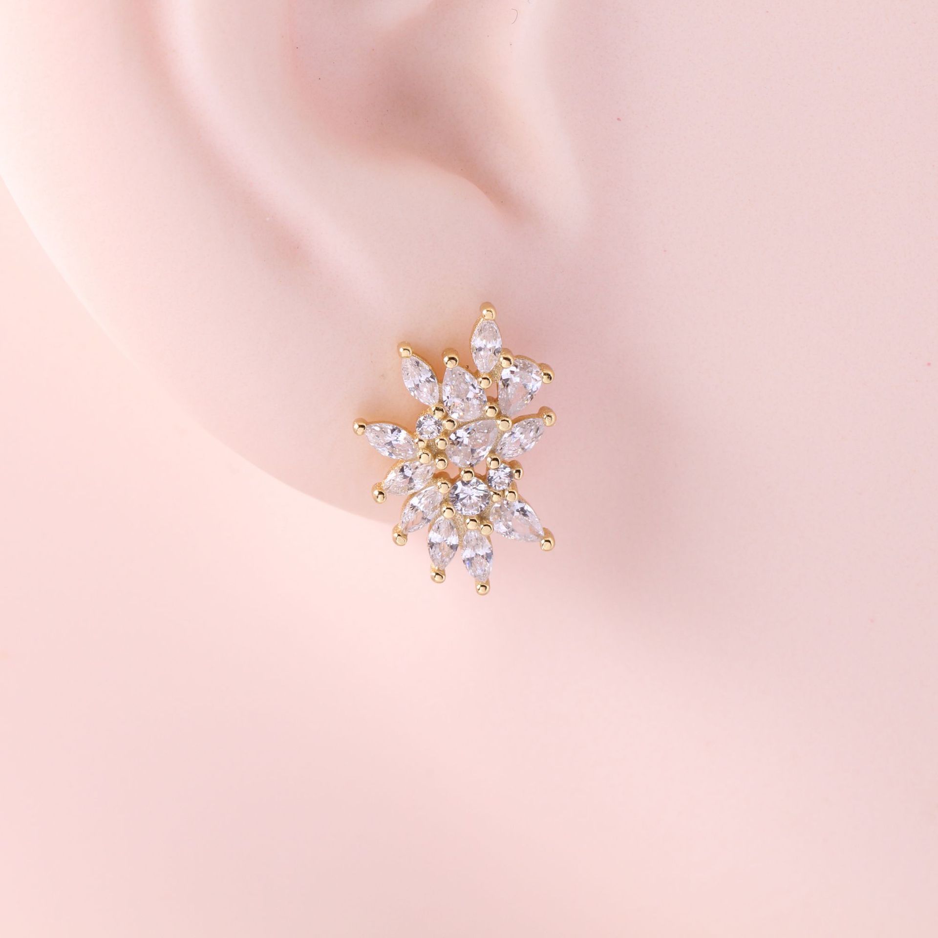 1 Pair Simple Style Flower Inlay Sterling Silver Zircon Ear Studs display picture 5