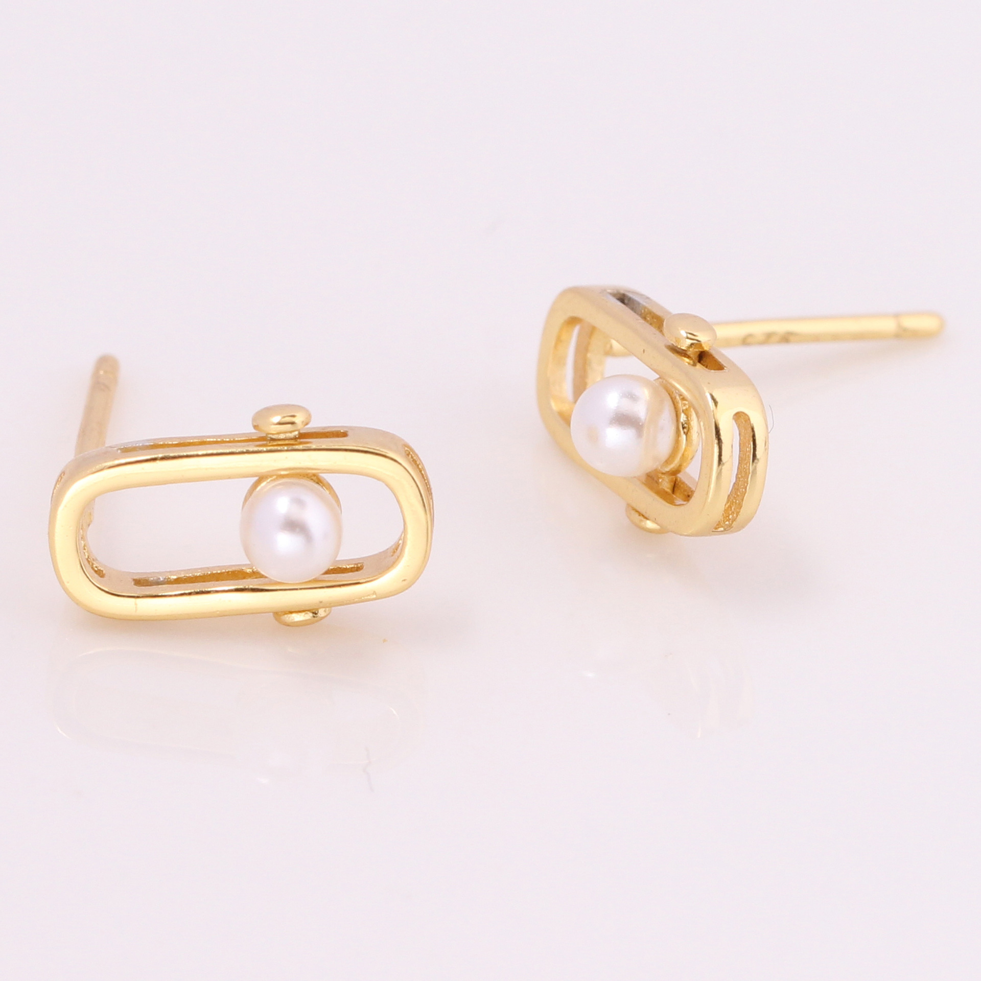 1 Pair Simple Style Solid Color Inlay Sterling Silver Pearl Ear Studs display picture 2