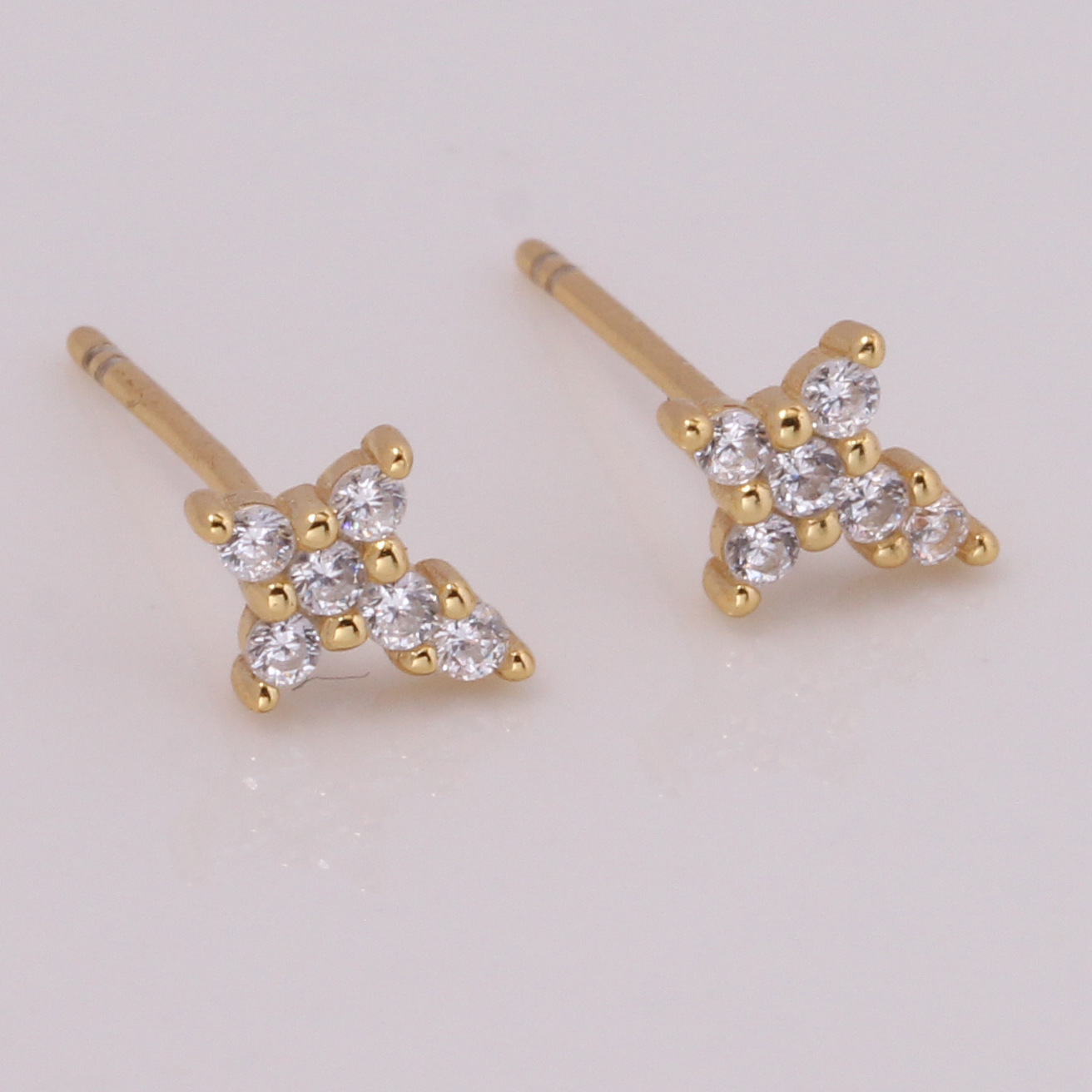 1 Pair Simple Style Classic Style Solid Color Inlay Sterling Silver Zircon Ear Studs display picture 5