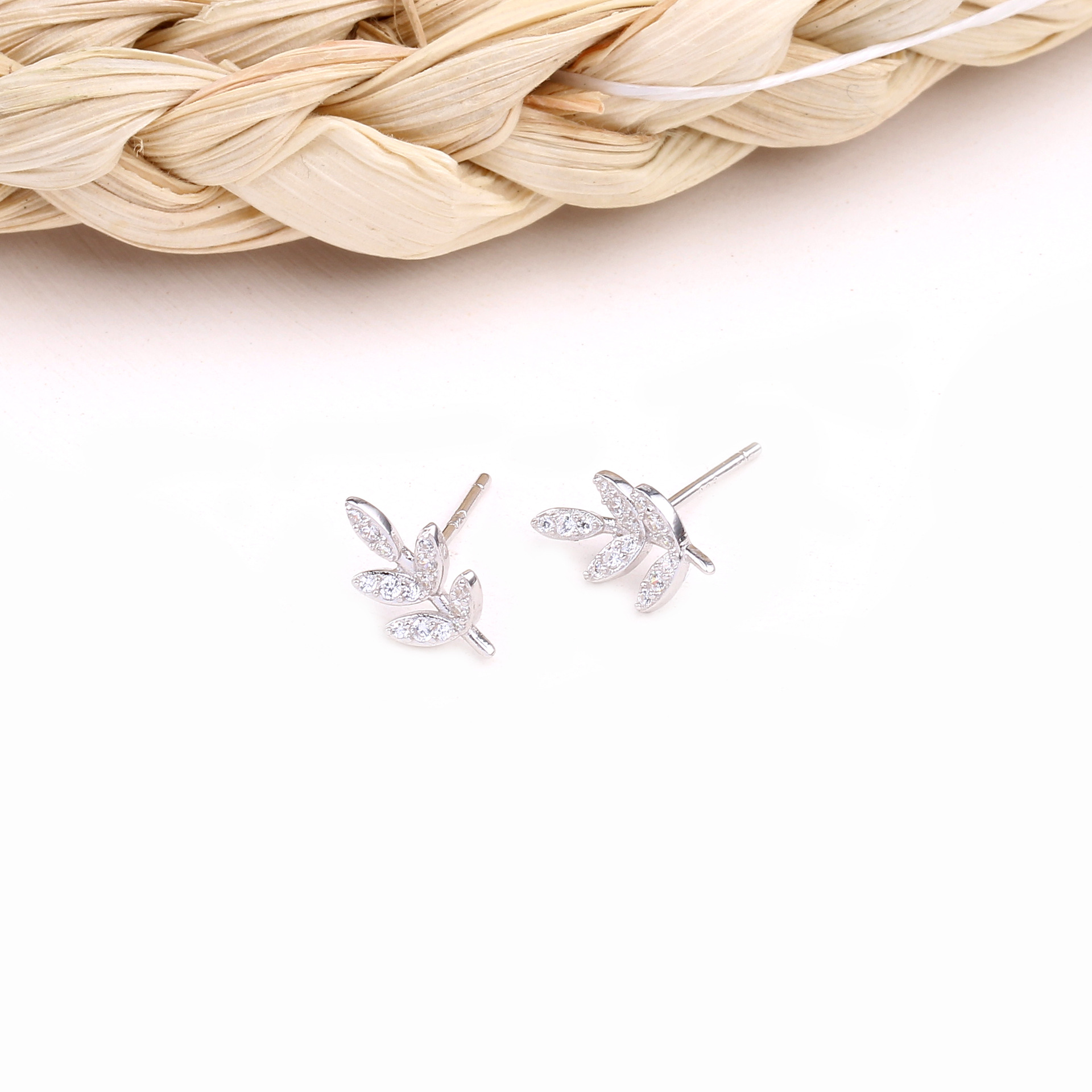 1 Pair Simple Style Flower Inlay Sterling Silver Zircon Ear Studs display picture 6