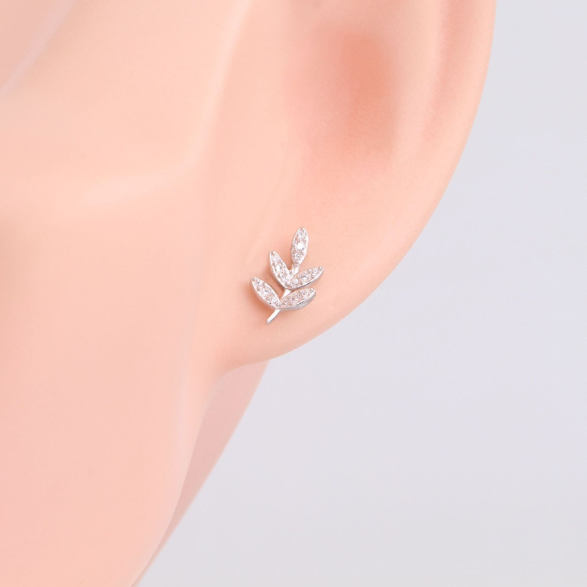 1 Pair Simple Style Flower Inlay Sterling Silver Zircon Ear Studs display picture 8