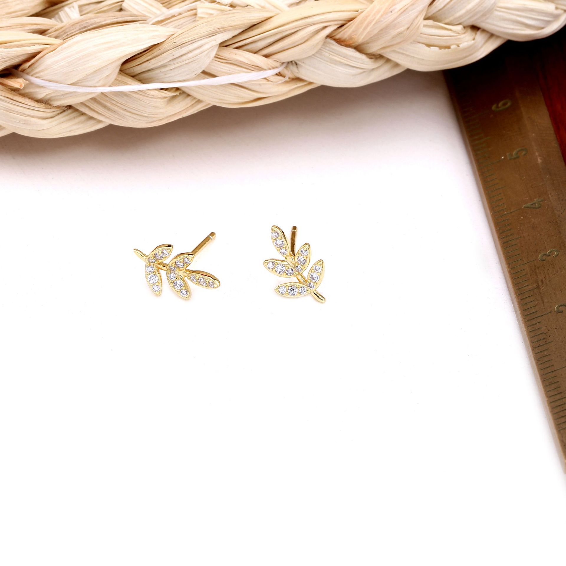 1 Pair Simple Style Flower Inlay Sterling Silver Zircon Ear Studs display picture 9