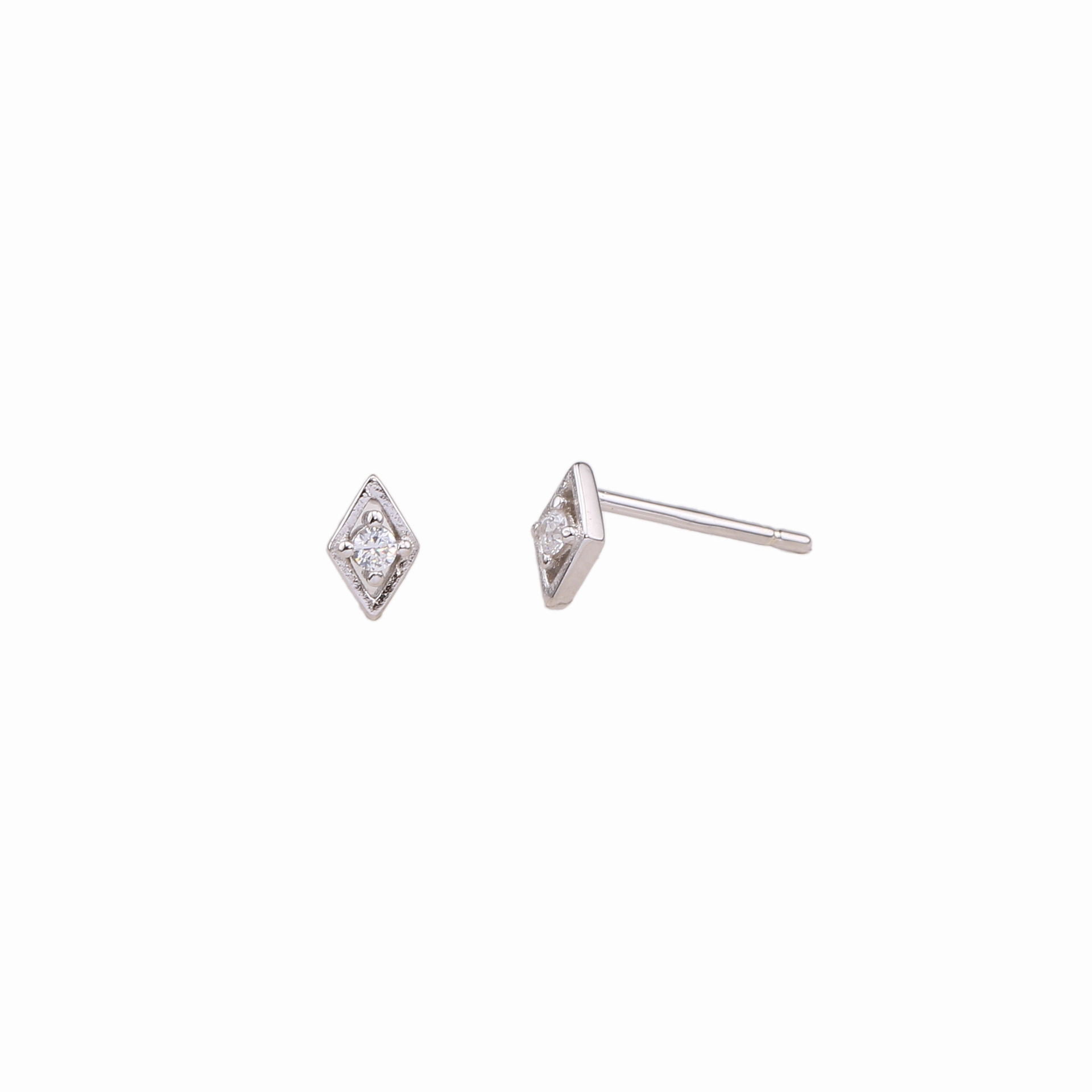 1 Pair Simple Style Rhombus Inlay Sterling Silver Artificial Diamond Ear Studs display picture 5