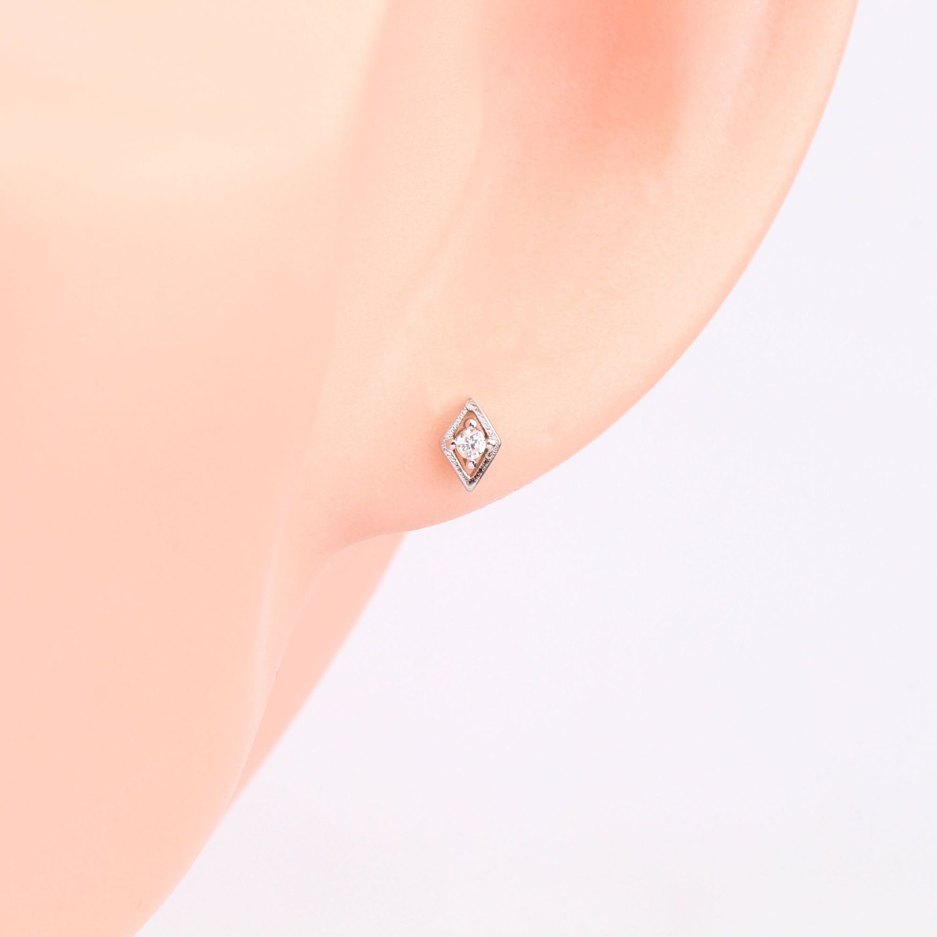 1 Pair Simple Style Rhombus Inlay Sterling Silver Artificial Diamond Ear Studs display picture 8