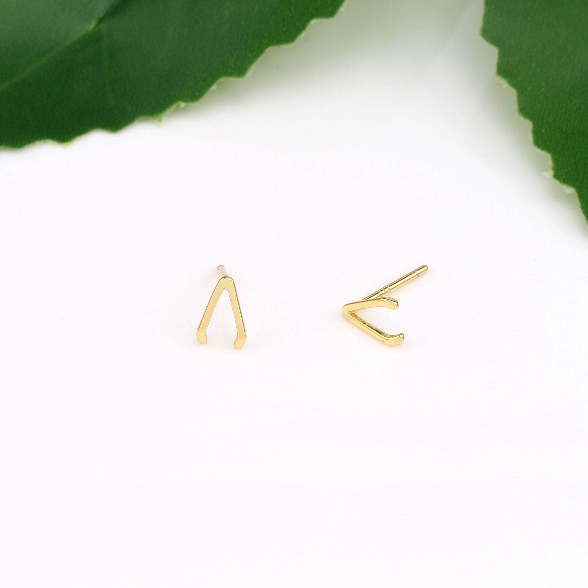1 Pair Simple Style V Shape Irregular Plating Sterling Silver Ear Studs display picture 11