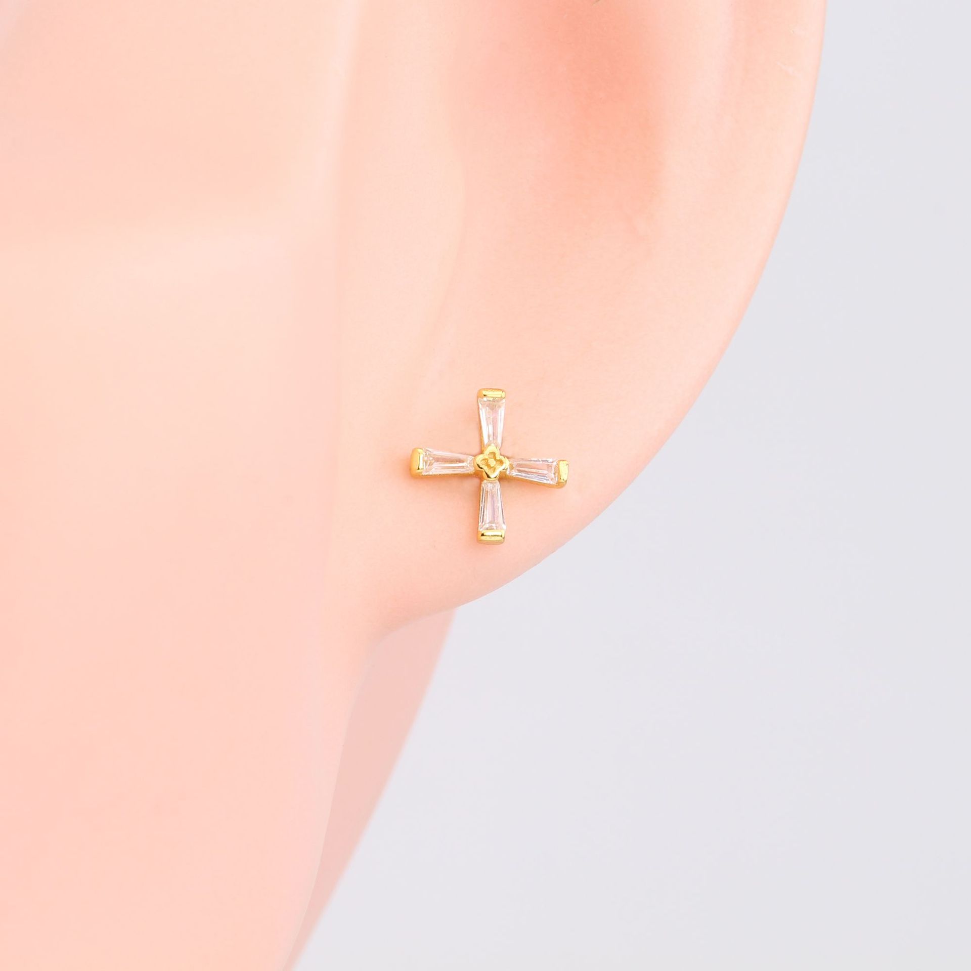 1 Pair Simple Style Streetwear Cross Plating Inlay Sterling Silver Zircon Ear Studs display picture 6