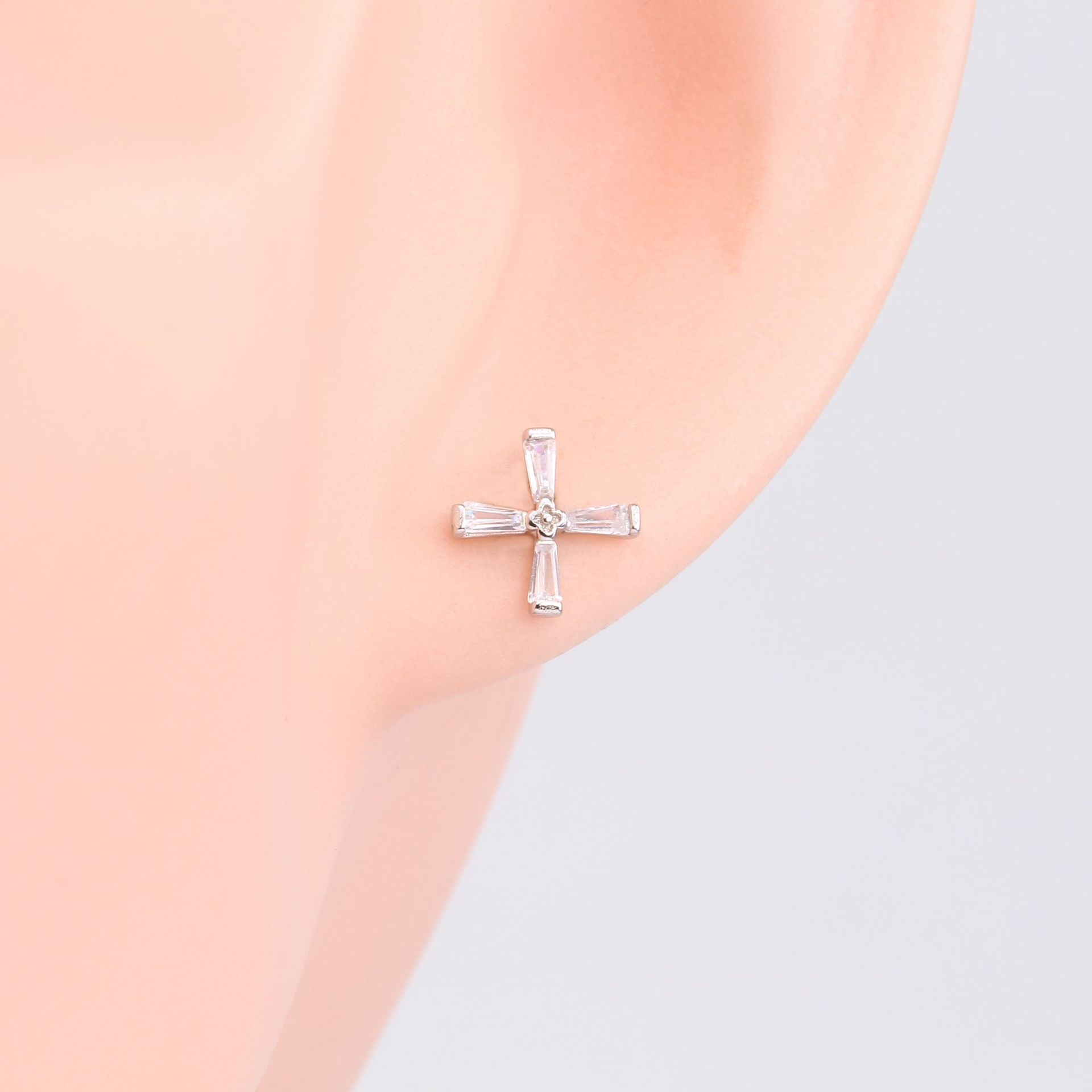 1 Pair Simple Style Streetwear Cross Plating Inlay Sterling Silver Zircon Ear Studs display picture 7