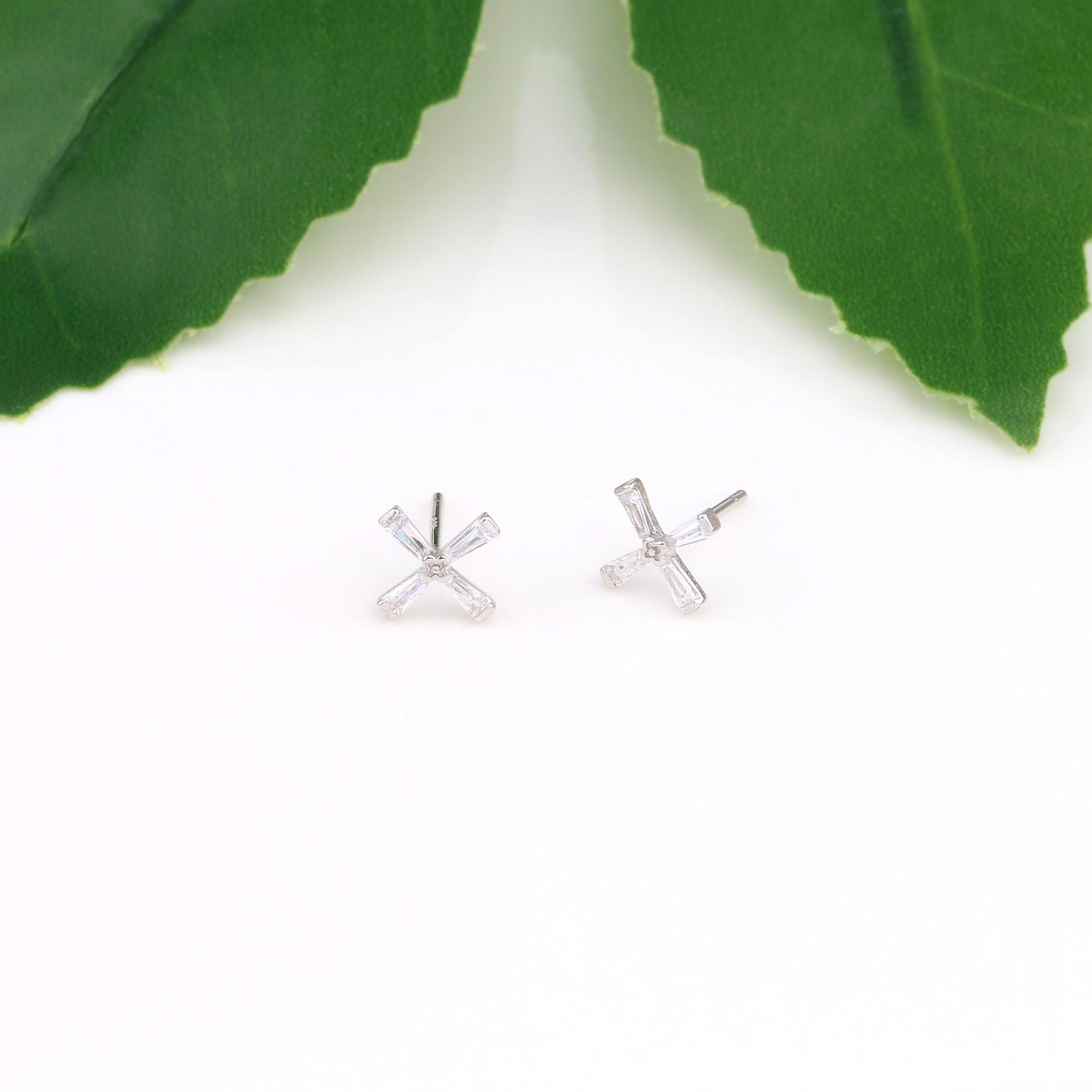 1 Pair Simple Style Streetwear Cross Plating Inlay Sterling Silver Zircon Ear Studs display picture 11