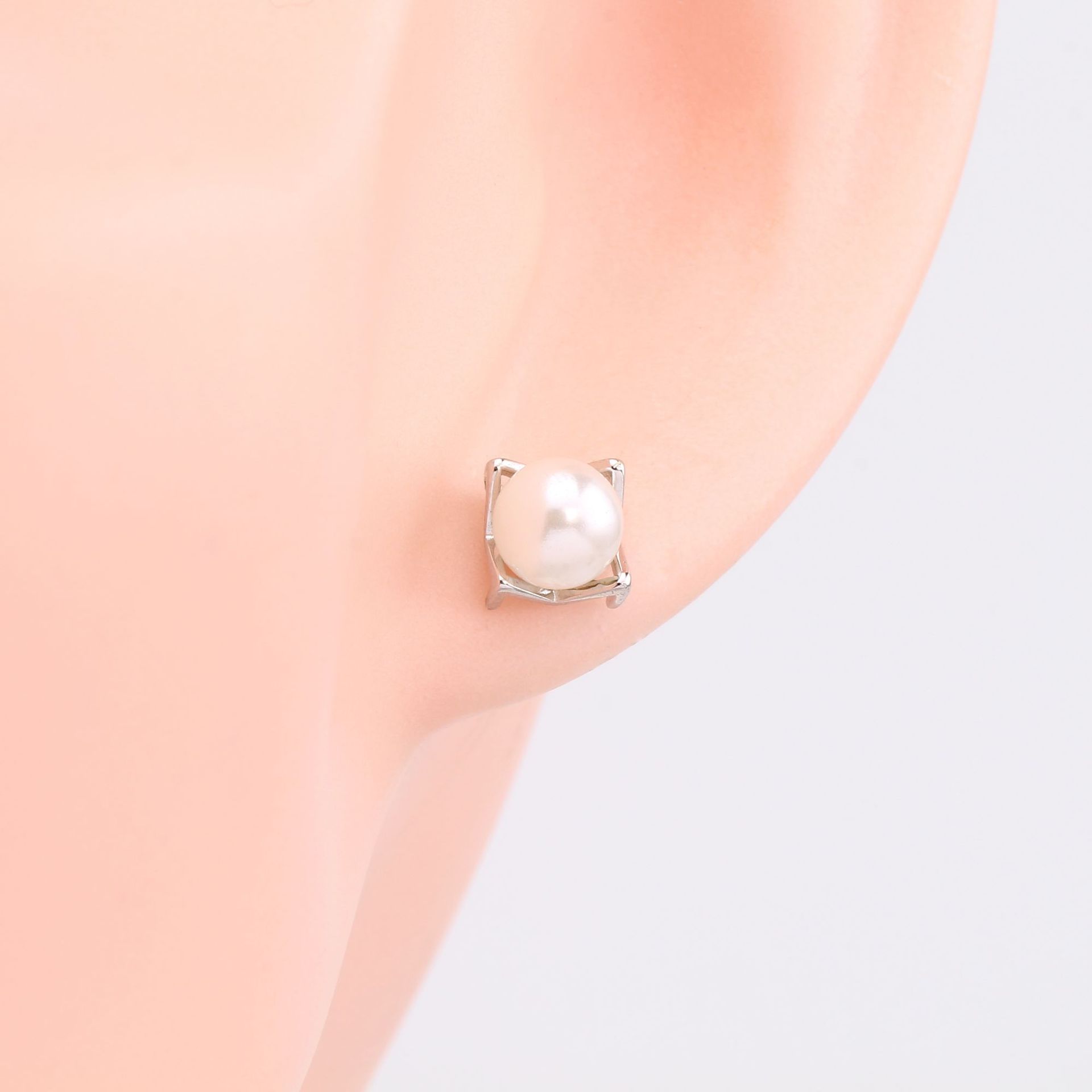 1 Pair Sweet Solid Color Inlay Sterling Silver Artificial Pearls Ear Studs display picture 6