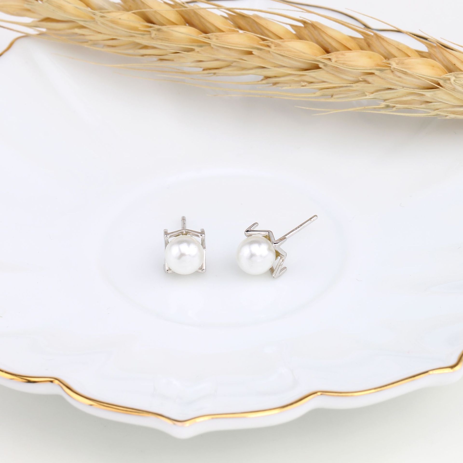 1 Pair Sweet Solid Color Inlay Sterling Silver Artificial Pearls Ear Studs display picture 8