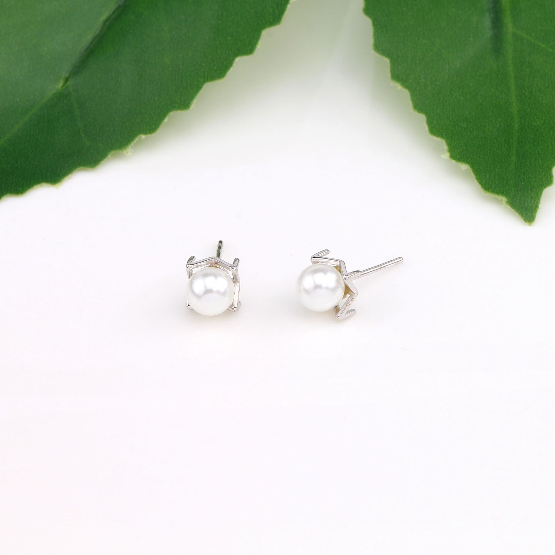 1 Pair Sweet Solid Color Inlay Sterling Silver Artificial Pearls Ear Studs display picture 10