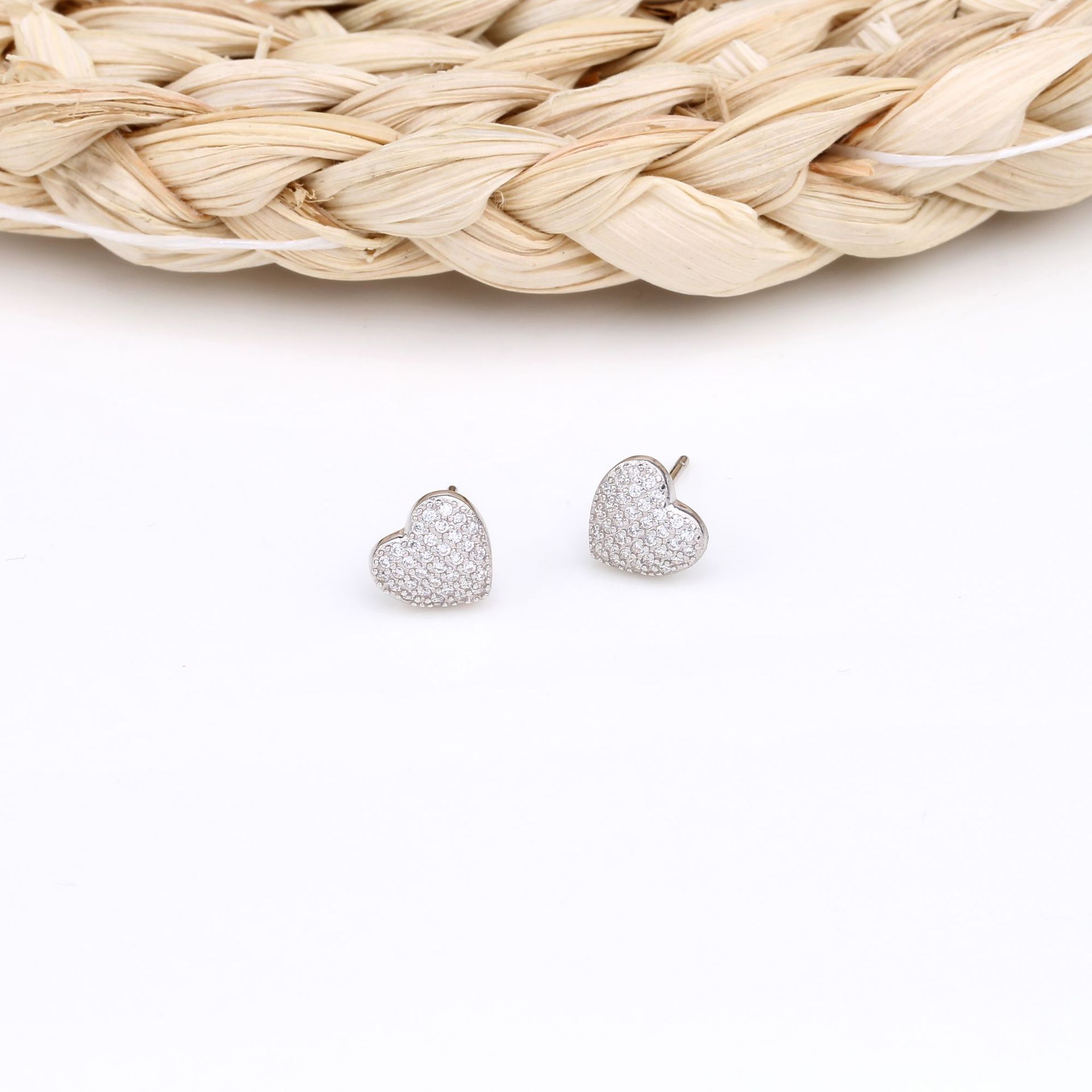 1 Pair Sweet Simple Style Heart Shape Sterling Silver Ear Studs display picture 8