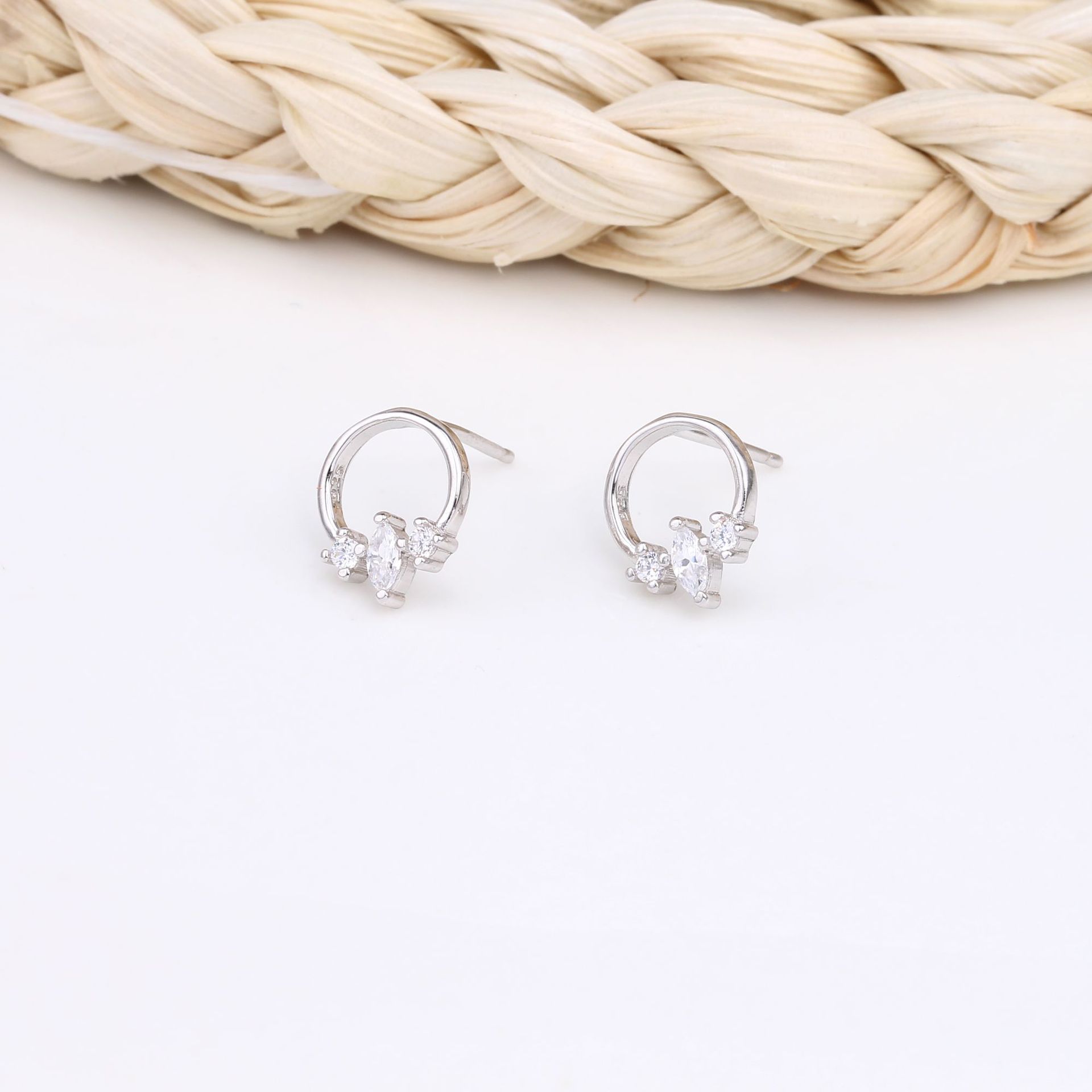 1 Pair Sweet Circle Sterling Silver Ear Studs display picture 8