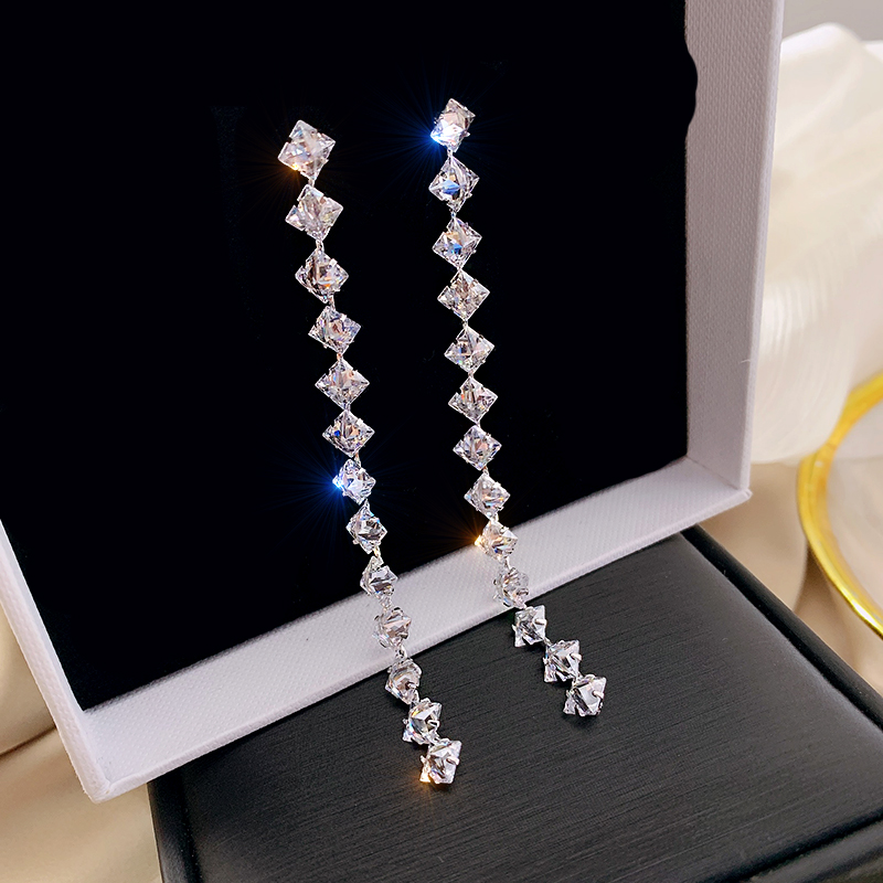 1 Pair Simple Style Waves Polka Dots Plating Inlay Metal Crystal Zircon Silver Plated Drop Earrings display picture 1
