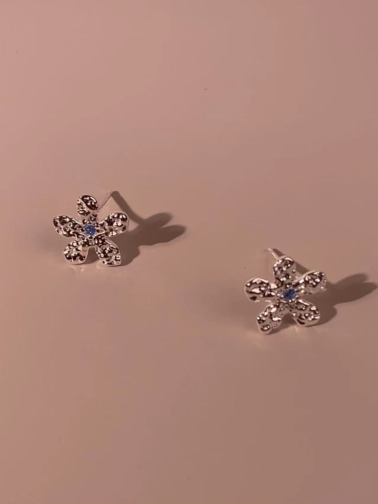 1 Pair Simple Style Flower Inlay Sterling Silver Zircon Drop Earrings display picture 9