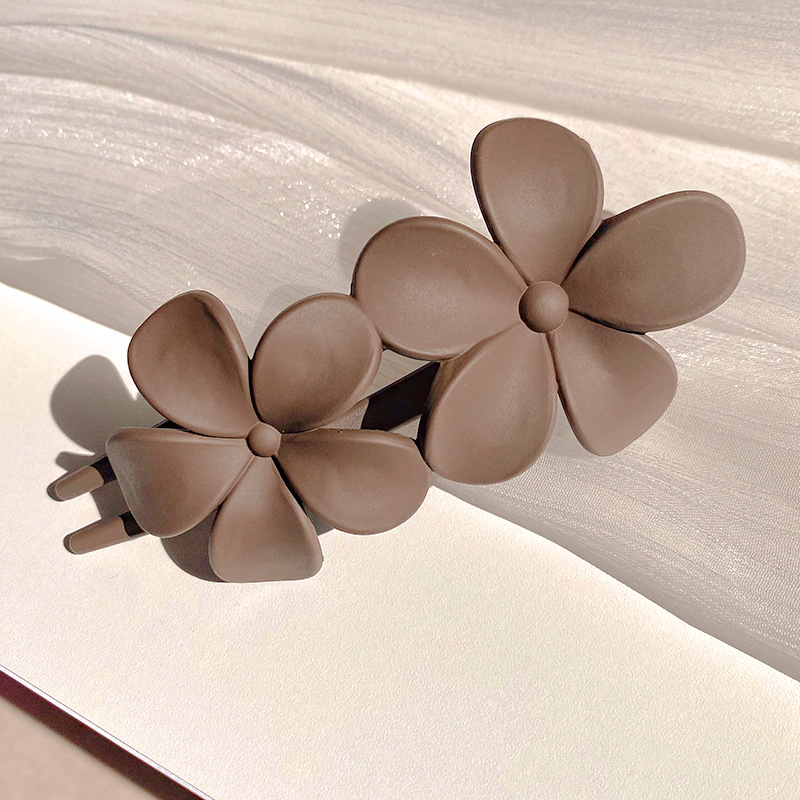 Sweet Flower Resin Handmade Three-dimensional Hair Clip display picture 7