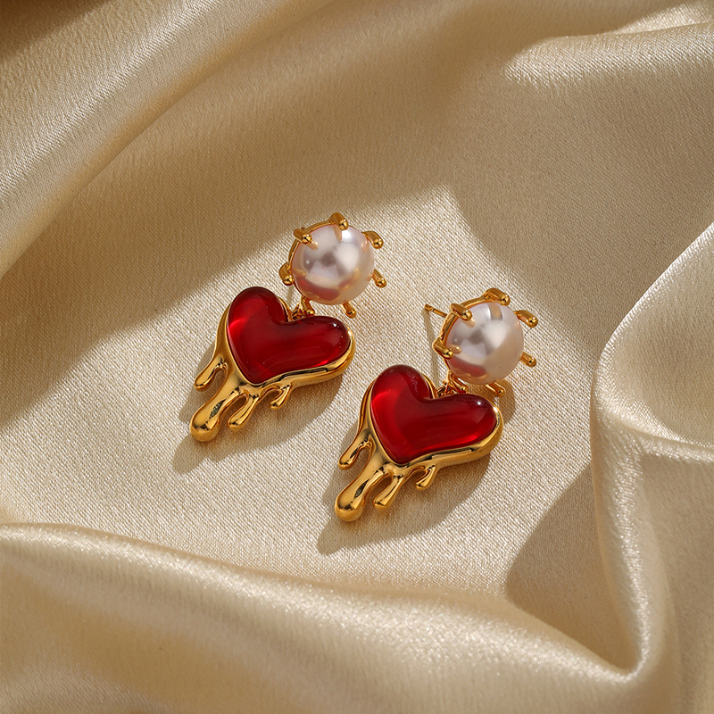 1 Pair Elegant Fashion Heart Shape Plating Copper Resin 18k Gold Plated Drop Earrings display picture 3