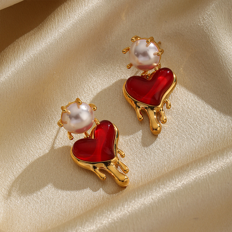 1 Pair Elegant Fashion Heart Shape Plating Copper Resin 18k Gold Plated Drop Earrings display picture 4