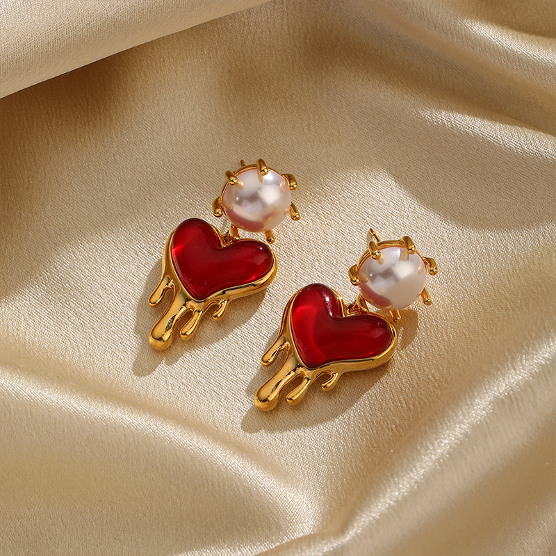 1 Pair Elegant Fashion Heart Shape Plating Copper Resin 18k Gold Plated Drop Earrings display picture 6