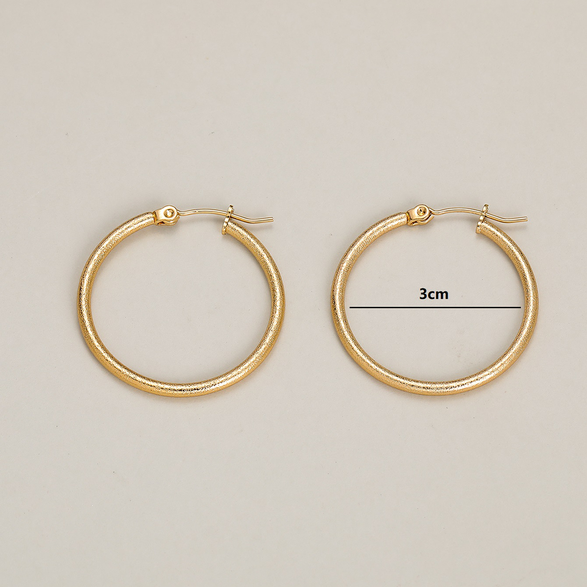 1 Pair Casual Vacation Simple Style Circle Plating 201 Stainless Steel 18K Gold Plated Hoop Earrings display picture 11