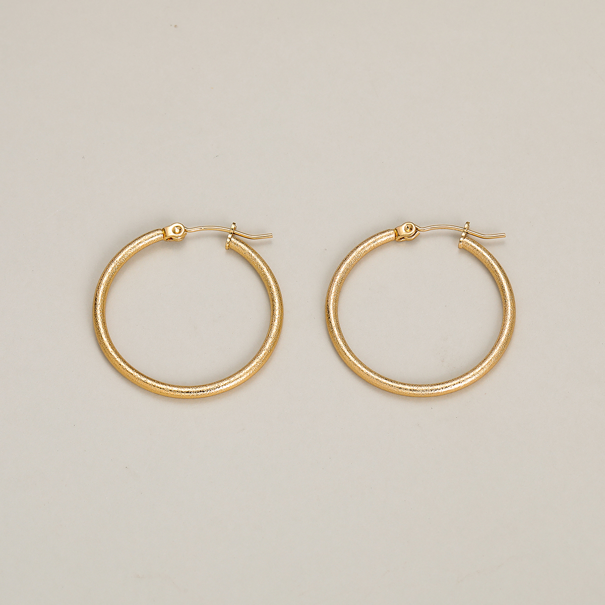 1 Pair Casual Vacation Simple Style Circle Plating 201 Stainless Steel 18K Gold Plated Hoop Earrings display picture 6