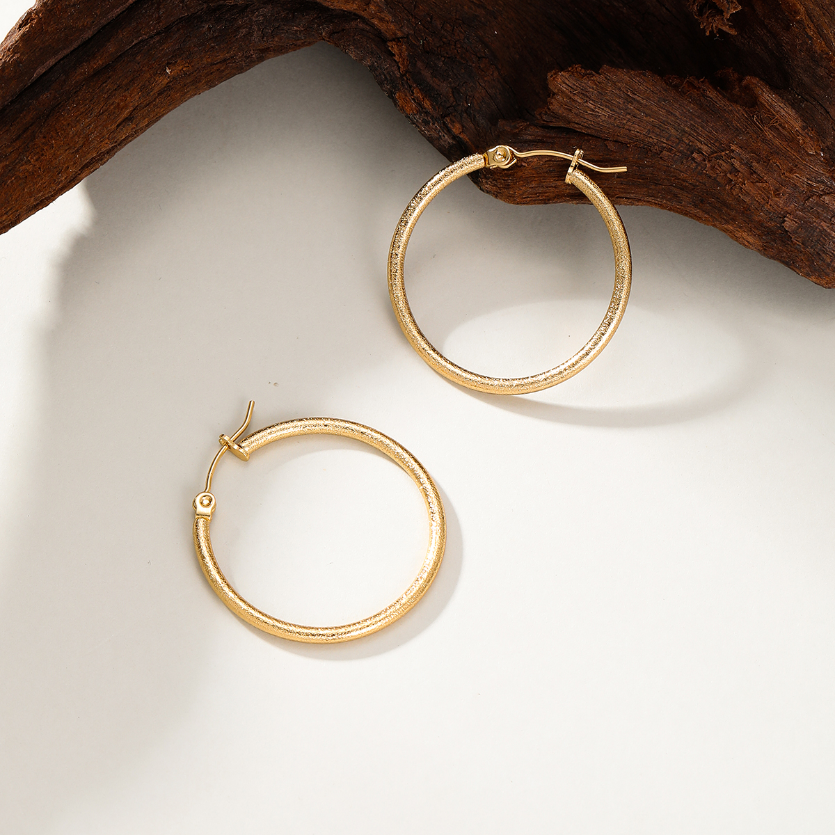 1 Pair Casual Vacation Simple Style Circle Plating 201 Stainless Steel 18K Gold Plated Hoop Earrings display picture 7