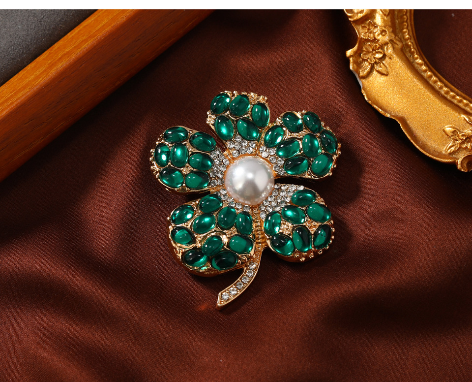 Retro Flor Aleación Embutido Diamantes De Imitación Mujeres Corsage display picture 3