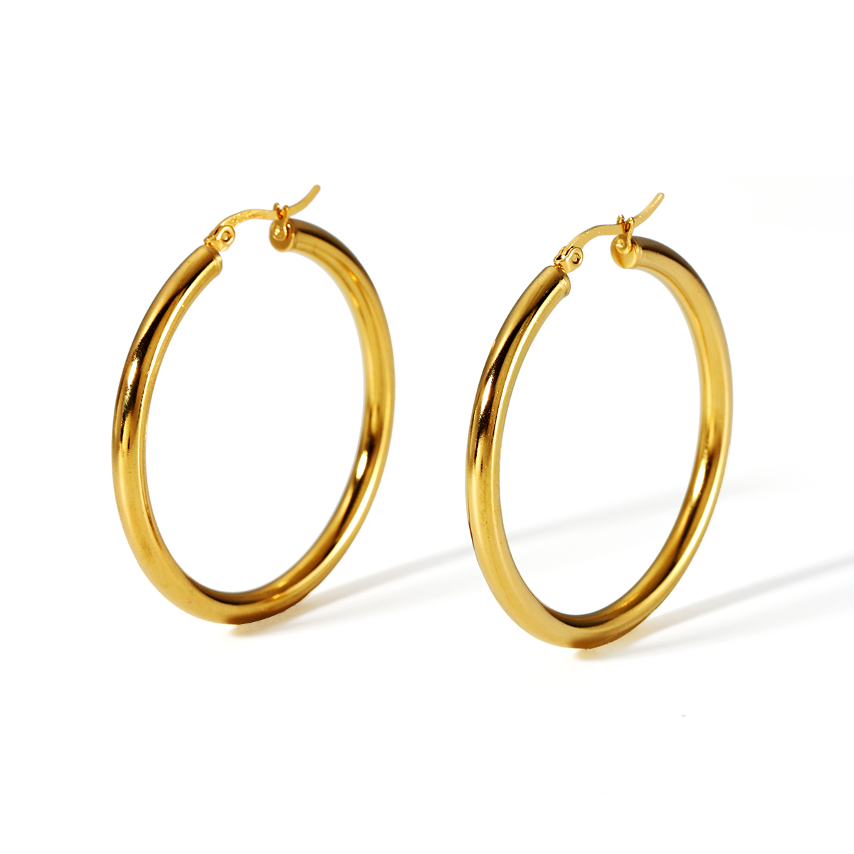 1 Pair Casual Modern Style Circle Plating 304 Stainless Steel 18K Gold Plated Hoop Earrings display picture 2