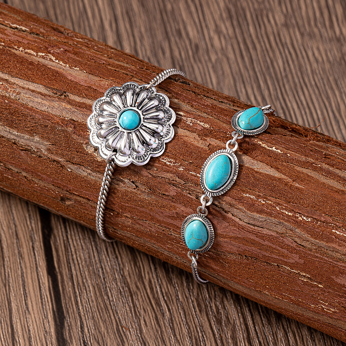 Casual Elegant Classic Style Oval Alloy Turquoise Iron Inlay Turquoise Women's Bracelets display picture 2