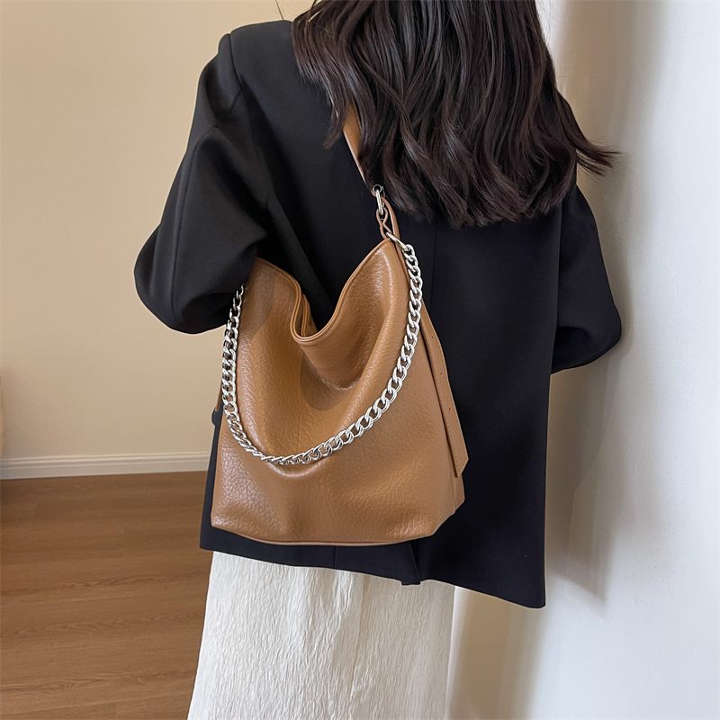Women's All Seasons Pu Leather Solid Color Classic Style Bucket Zipper Shoulder Bag display picture 9