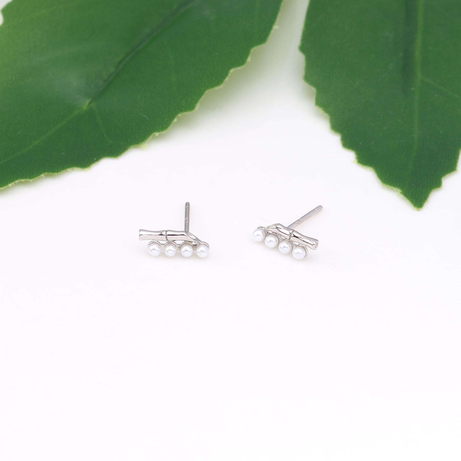 1 Pair Sweet Geometric Inlay Sterling Silver Artificial Pearls Ear Studs display picture 10