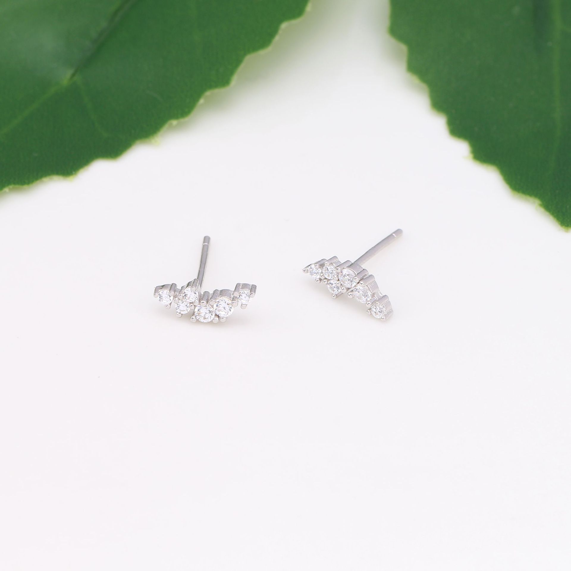 1 Pair Ig Style Korean Style Geometric Inlay Sterling Silver Zircon Ear Studs display picture 10