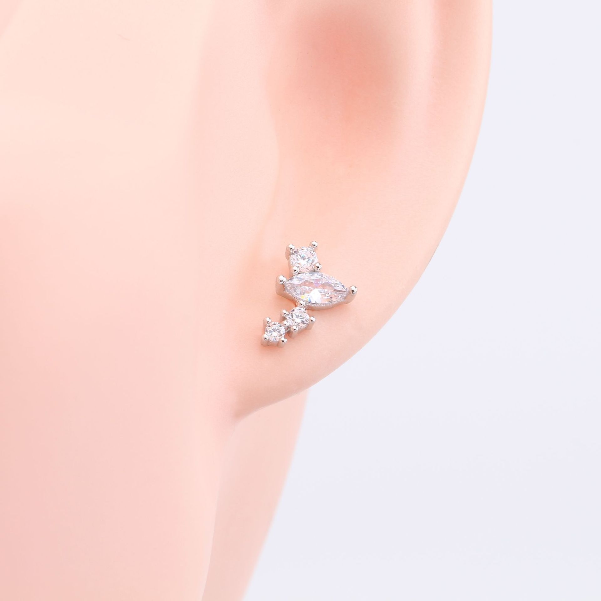 1 Pair Simple Style Korean Style Geometric Inlay Sterling Silver Zircon Ear Studs display picture 6