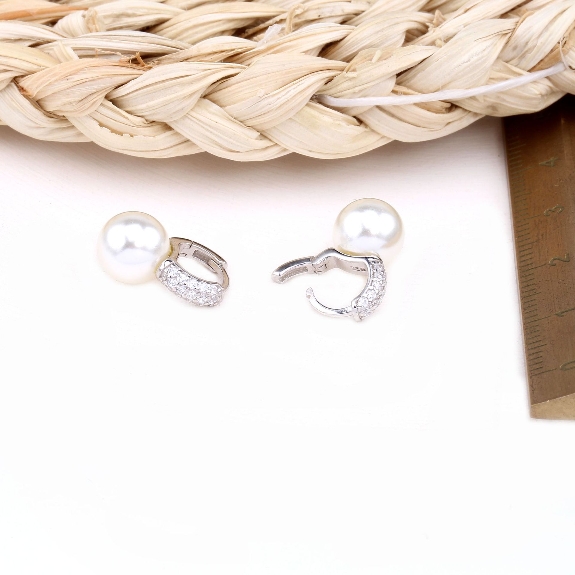 1 Pair Elegant Geometric Inlay Sterling Silver Zircon Earrings display picture 10
