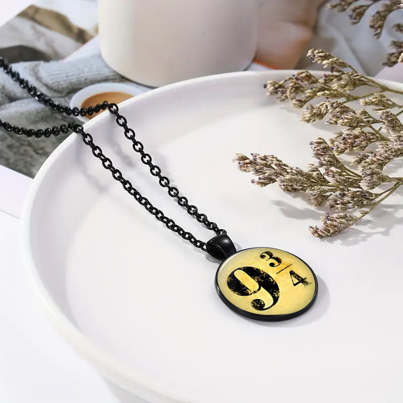 Retro British Style Number Alloy Inlay Glass Vacuum Vapor Plating Black Women's Pendant Necklace display picture 7