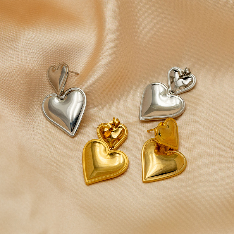 1 Pair Vintage Style Heart Shape Stainless Steel 18K Gold Plated Drop Earrings display picture 8