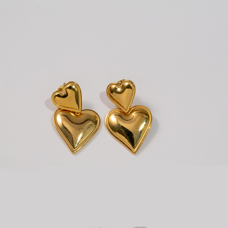 1 Pair Vintage Style Heart Shape Stainless Steel 18K Gold Plated Drop Earrings display picture 3
