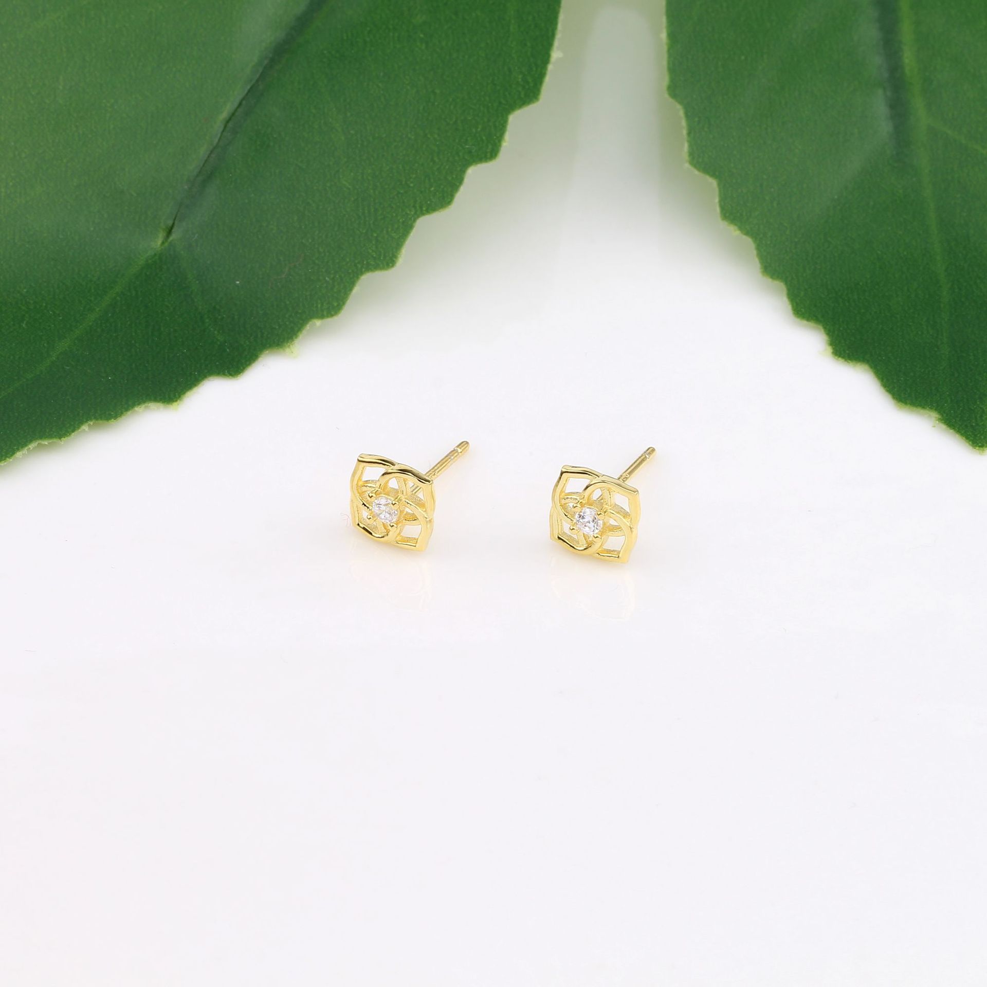 1 Pair Sweet Flower Plating Hollow Out Inlay Sterling Silver White Gold Plated Ear Studs display picture 9