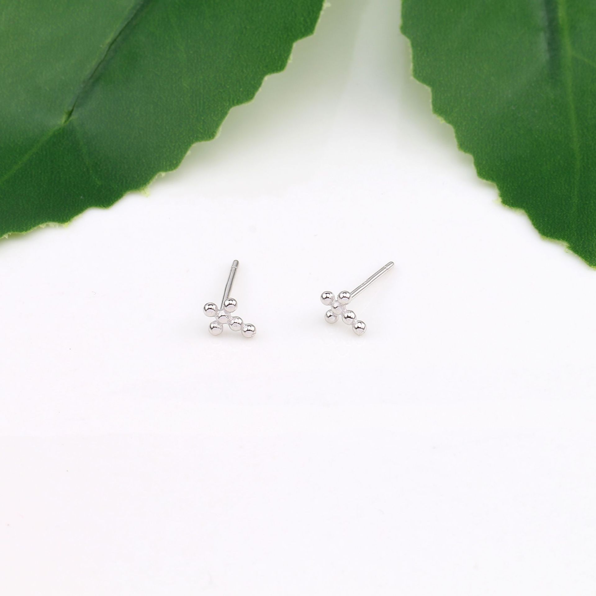 1 Pair Vintage Style Simple Style Cross Solid Color Plating Sterling Silver Gold Plated Ear Studs display picture 10