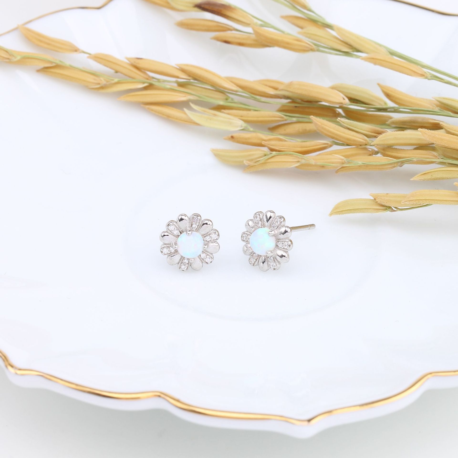 1 Paire Élégant Mignon Sucré Fleur Placage Incruster Argent Sterling Zircon Boucles D'oreilles display picture 8