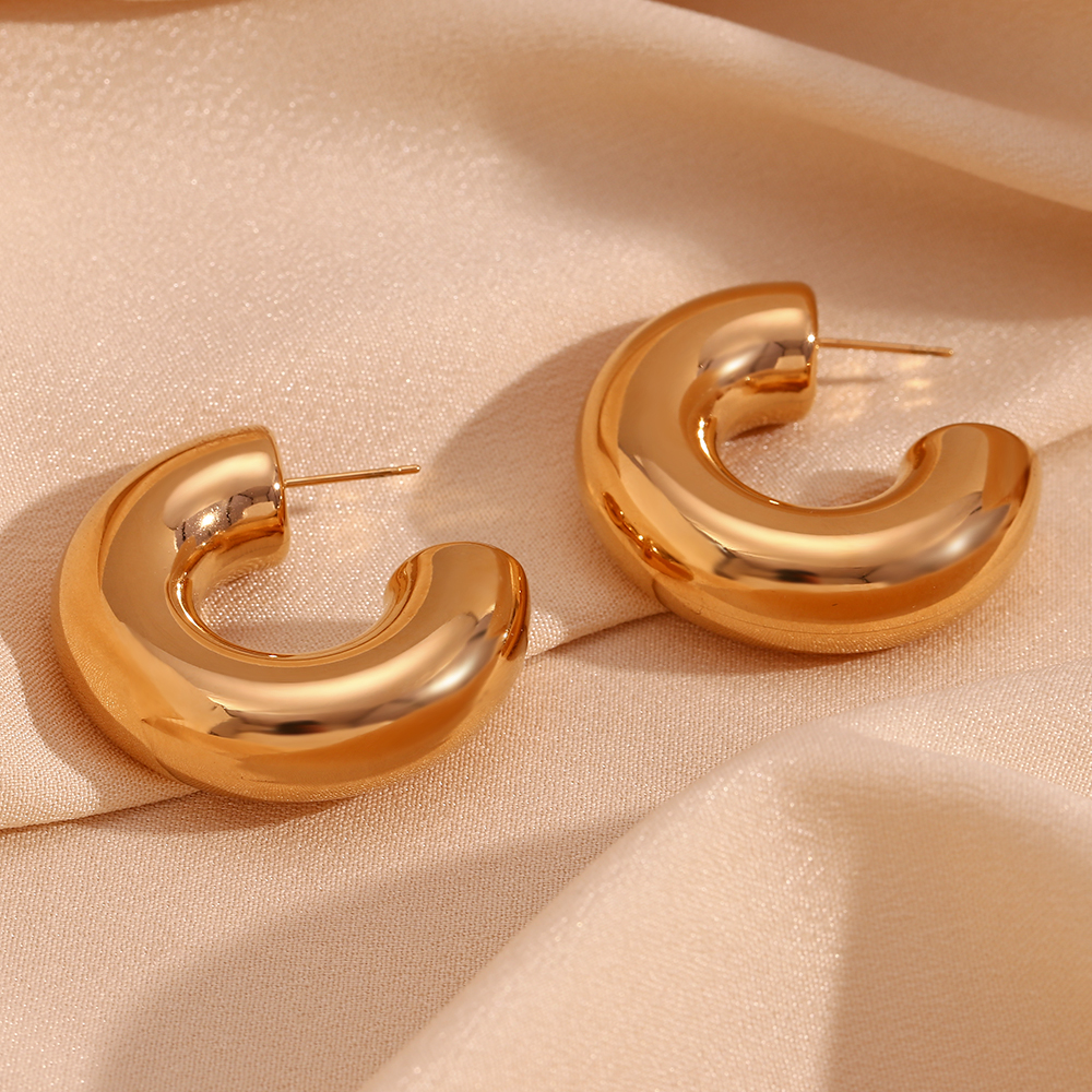 1 Pair Basic Simple Style Classic Style C Shape Plating Stainless Steel 18k Gold Plated Earrings display picture 4