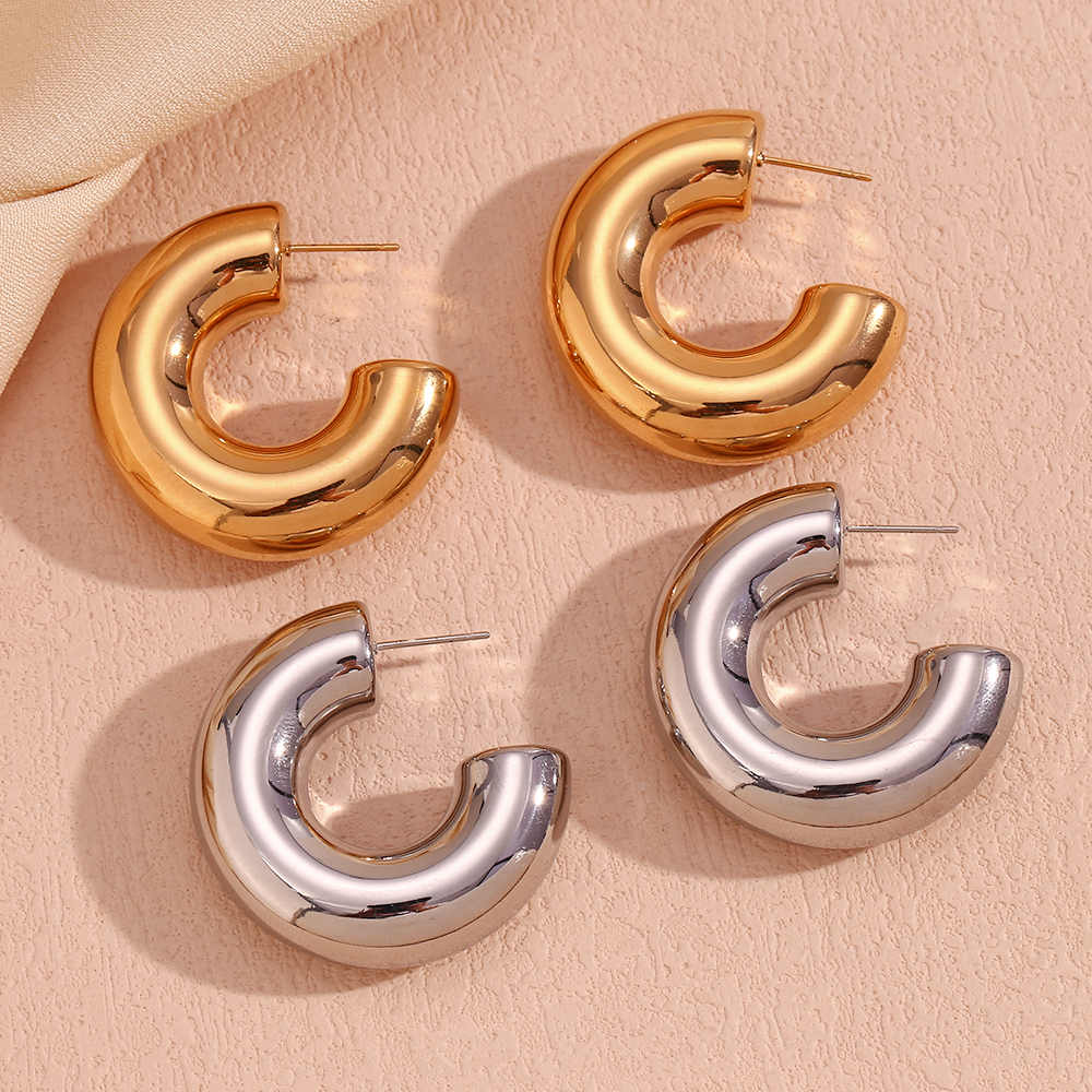 1 Pair Basic Simple Style Classic Style C Shape Plating Stainless Steel 18k Gold Plated Earrings display picture 5