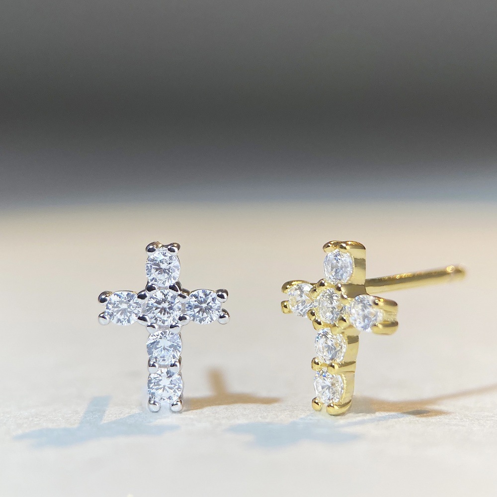 Simple Style Cross Sterling Silver Inlay Moissanite Ear Studs display picture 2
