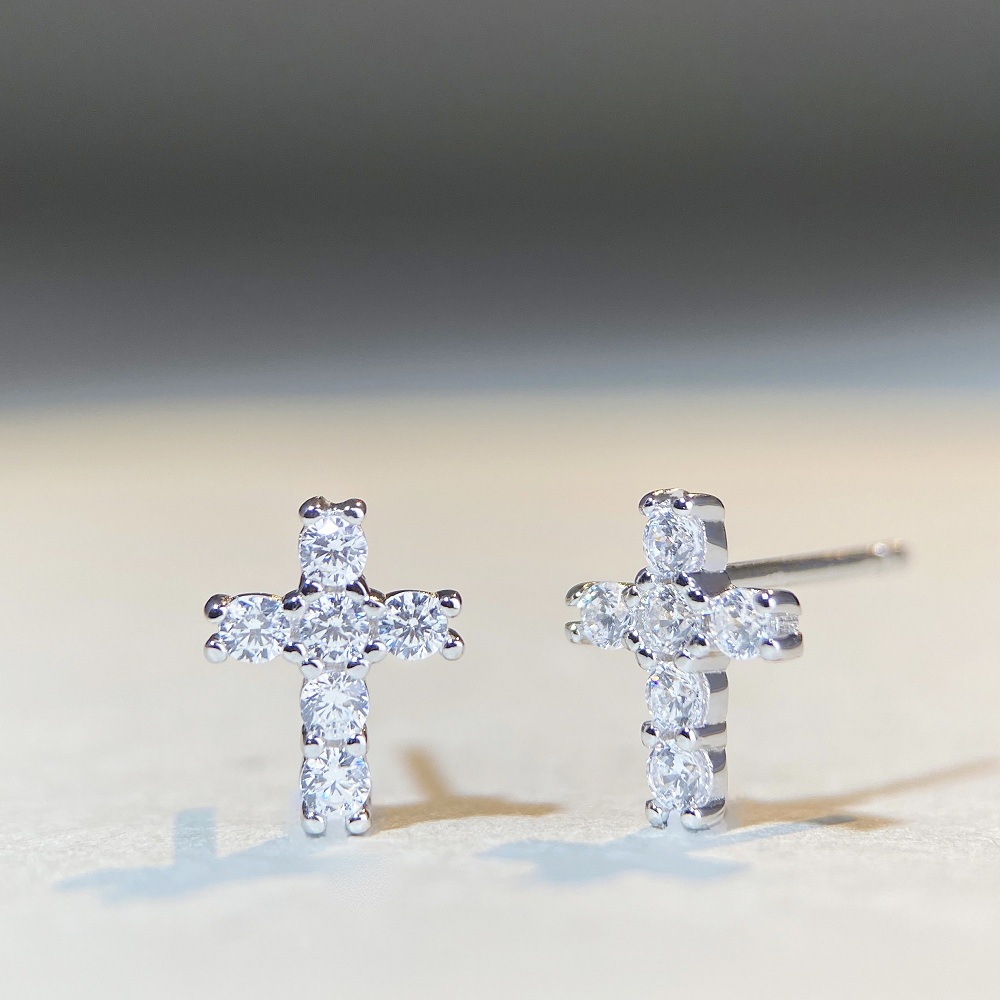 Simple Style Cross Sterling Silver Inlay Moissanite Ear Studs display picture 3