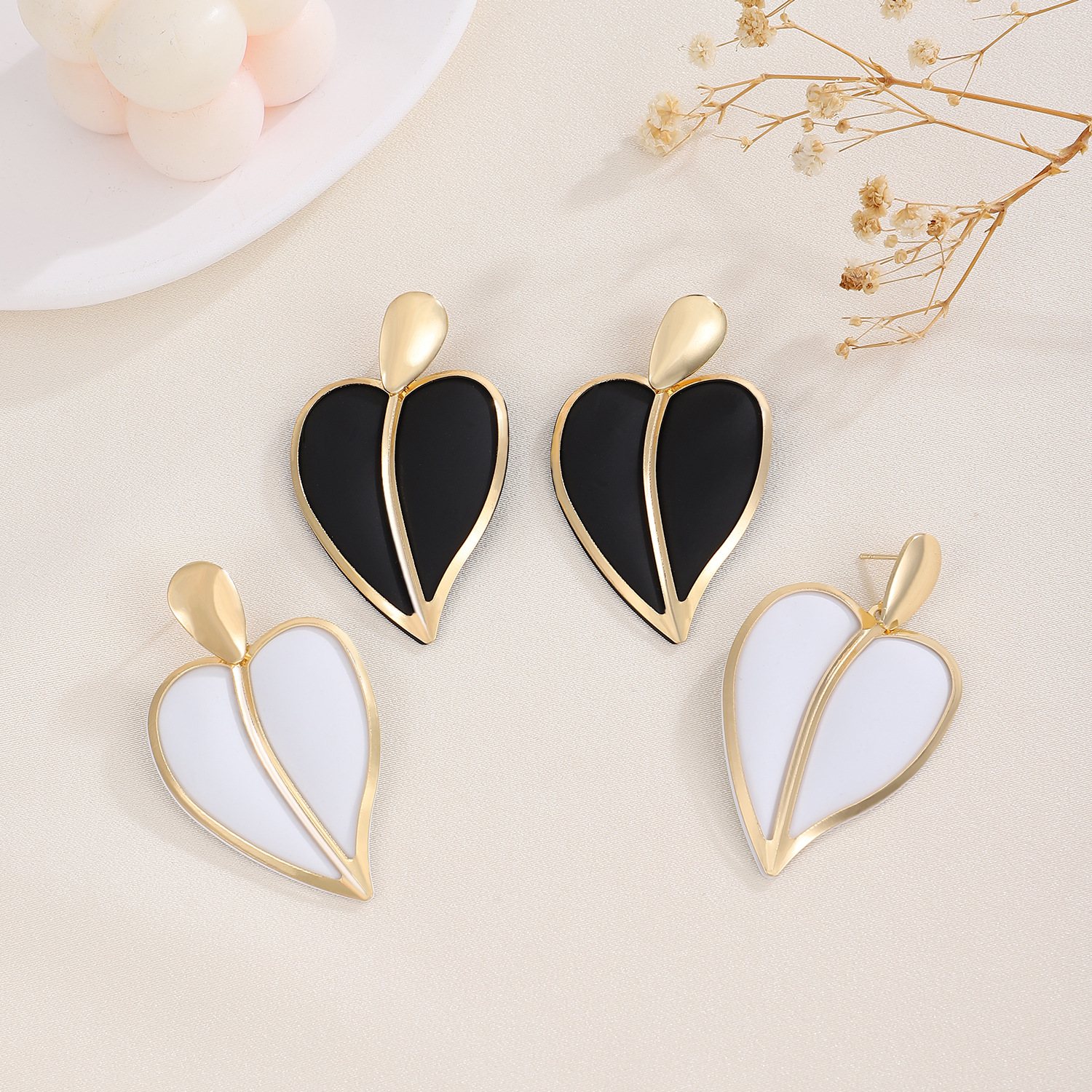 1 Pair Simple Style Heart Shape Plating Alloy 14k Gold Plated Ear Studs display picture 6