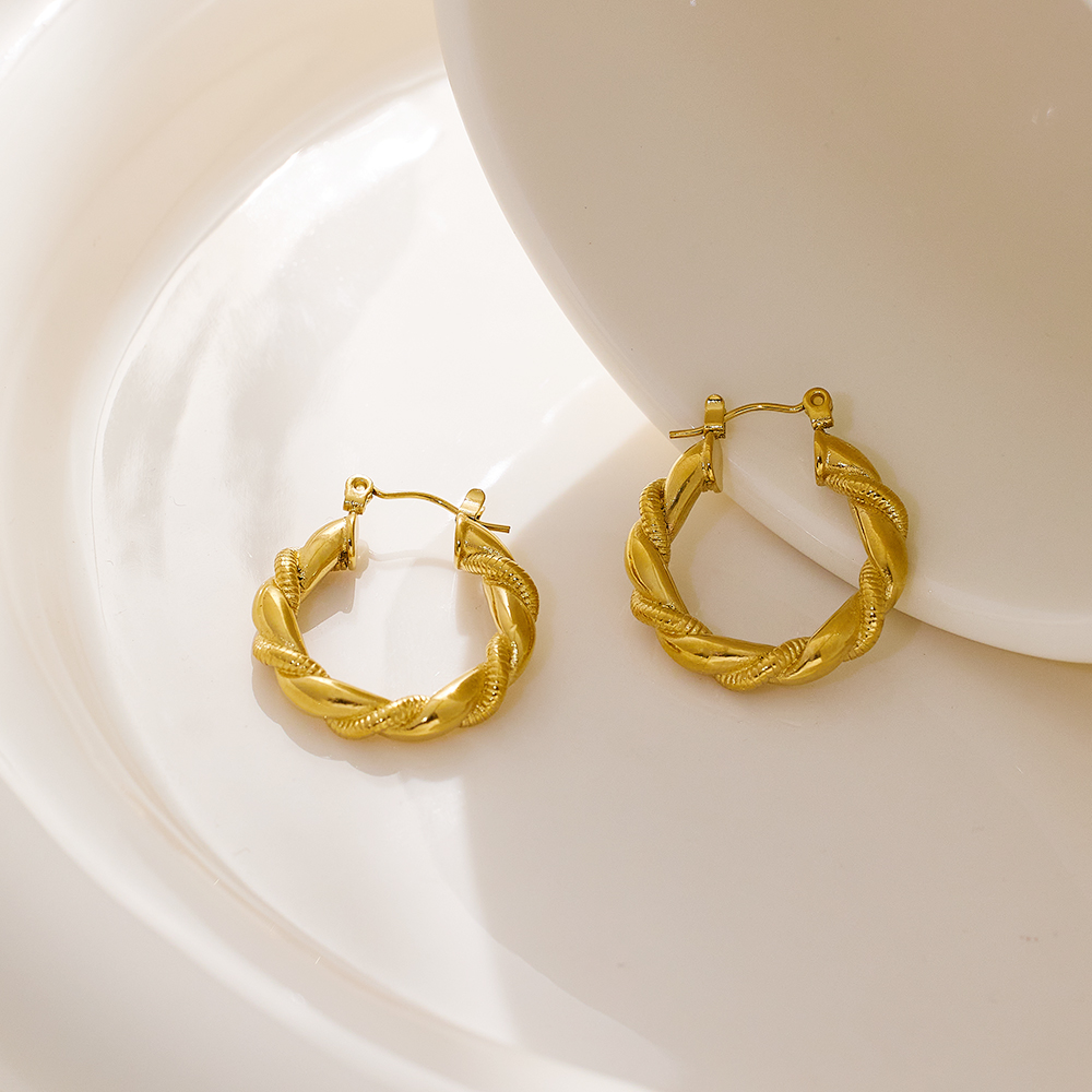 1 Piece Vintage Style Simple Style Twist Plating Stainless Steel Gold Plated Hoop Earrings display picture 2