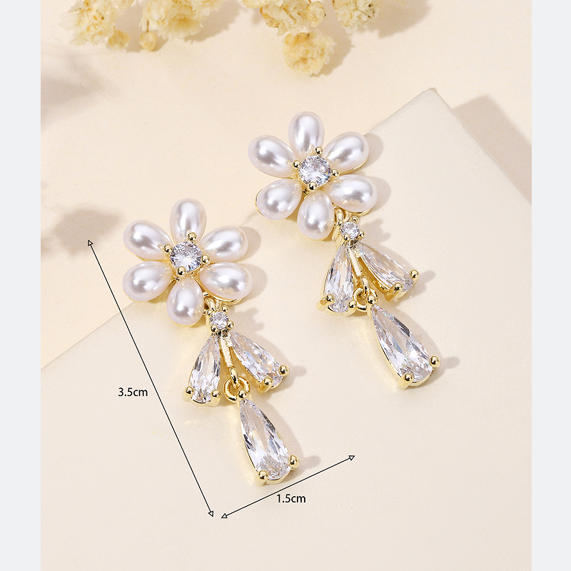 1 Pair Ig Style Shiny Water Droplets Flower Plating Inlay Copper Artificial Pearls Zircon 18k Gold Plated Drop Earrings display picture 1