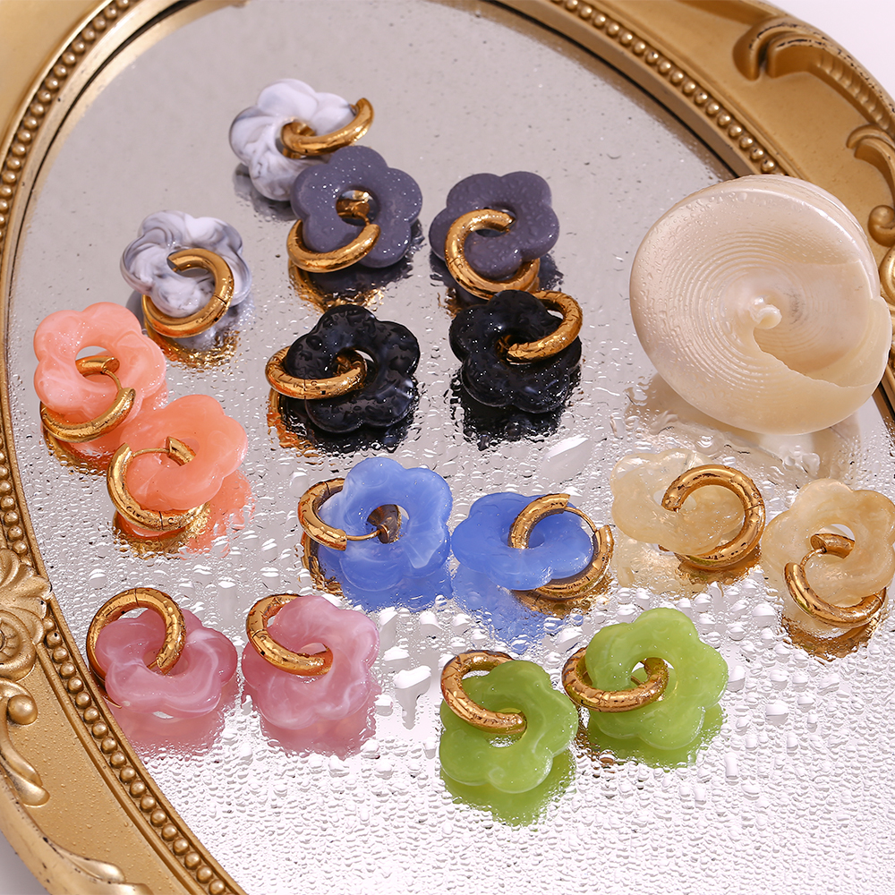 1 Pair Basic Sweet Classic Style Flower Plating Stainless Steel Arylic 18k Gold Plated Drop Earrings display picture 11