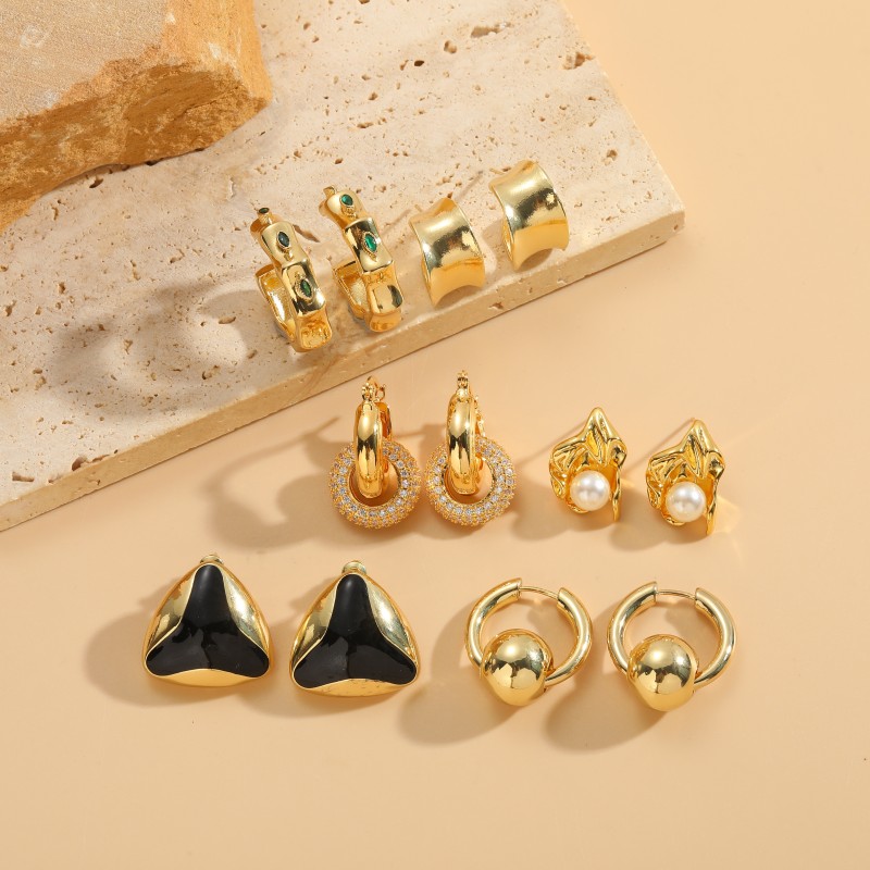 1 Paar Einfacher Stil Irregulär Runden Emaille Überzug Inlay Kupfer Perle Zirkon 14 Karat Vergoldet Ohrringe display picture 2